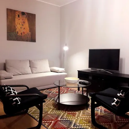 Modern & Quiet In Royal Wilanow With Netflix 华沙